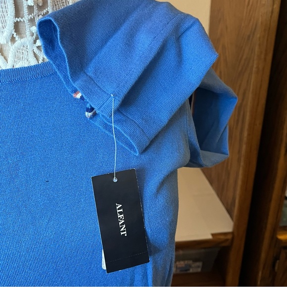 Womans long sleeve shirt in blue with silver stripe detail - Picture 4 of 4